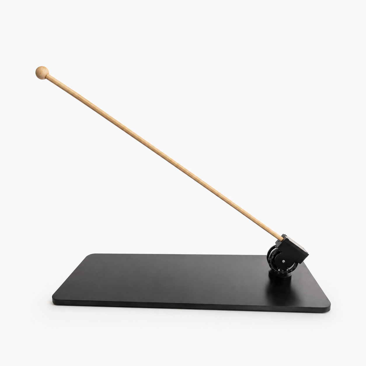 Adjustable angle wooden pole advance apparatus for mouse motor coordination testing